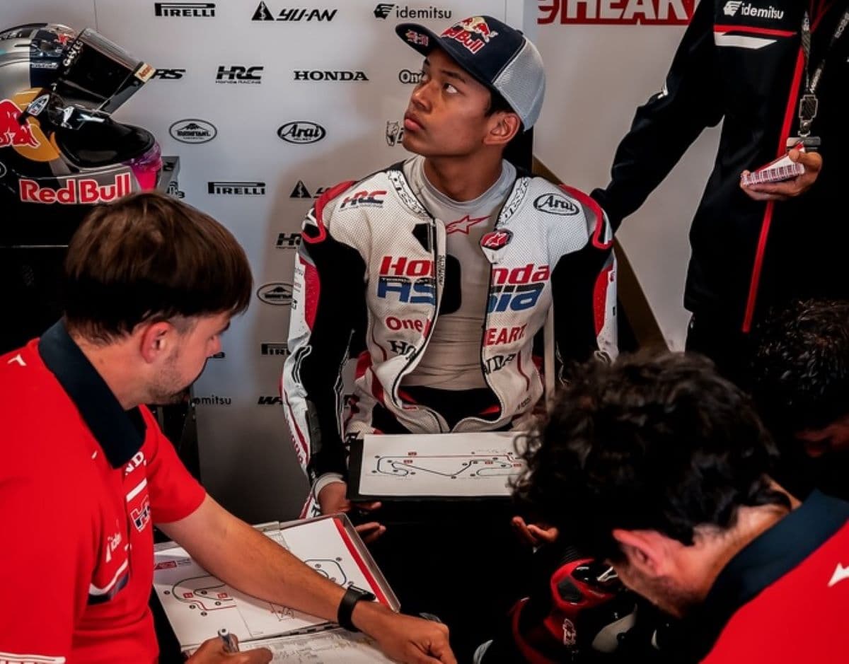 Jelang Moto3 Italia 2026, Pembalap Indonesia Veda Ega Punya Modal Manis untuk Menang! Jelang Moto3 Italia 2026, Pembalap Indonesia Veda Ega Punya Modal Manis untuk Menang!
