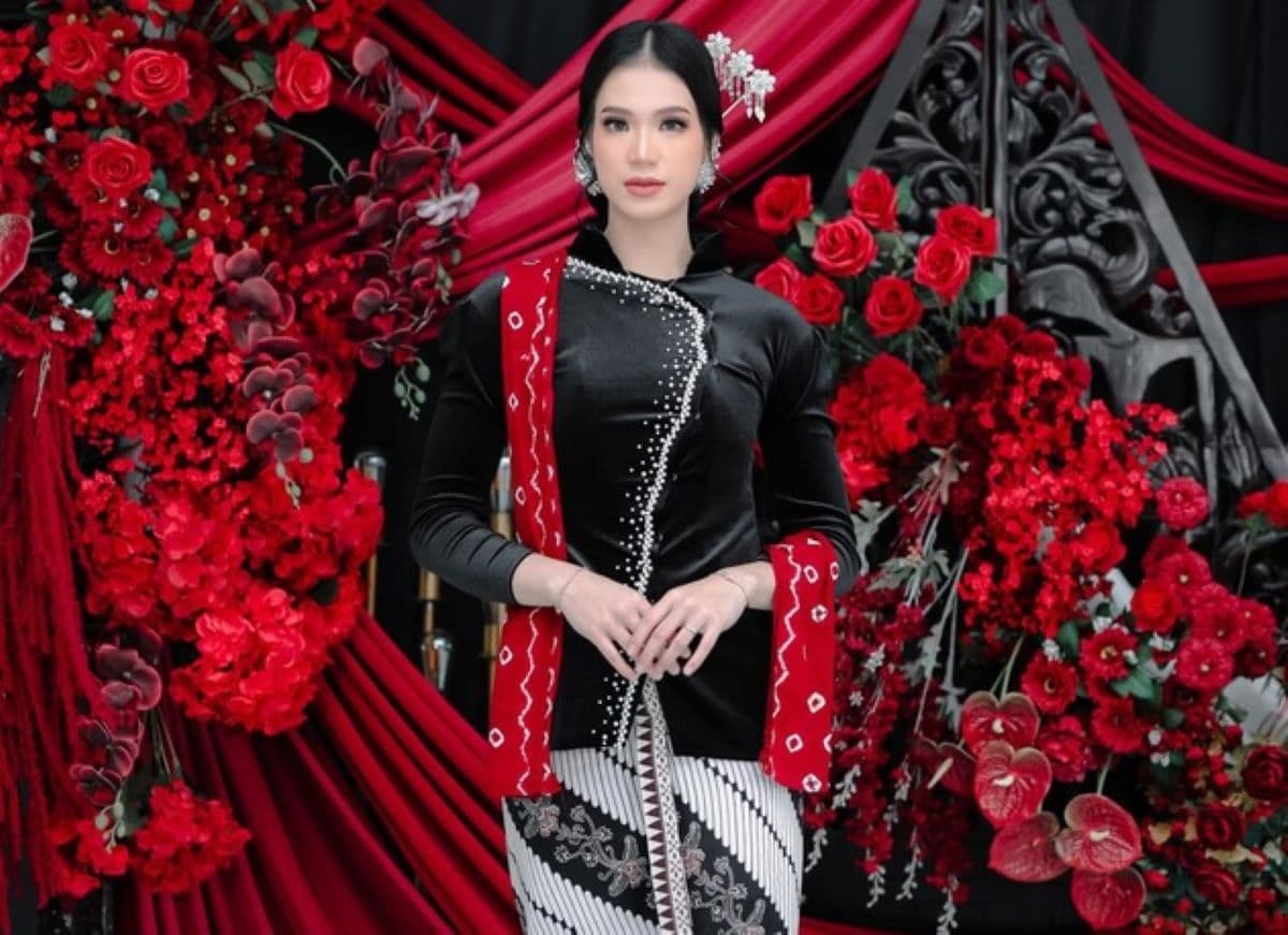 Kisah Shella Bernadetha, Pevoli Cantik Indonesia yang Siap Dinikahi Sesama Atlet Voli Kisah Shella Bernadetha, Pevoli Cantik Indonesia yang Siap Dinikahi Sesama Atlet Voli