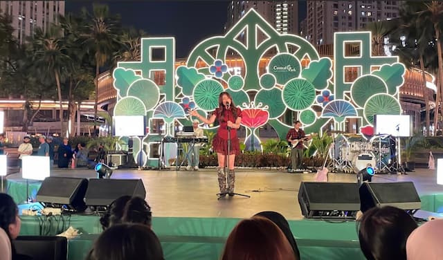 Amanda Caesa Buka MusicZone Okezone dengan Penampilan Anggun dan Memukau