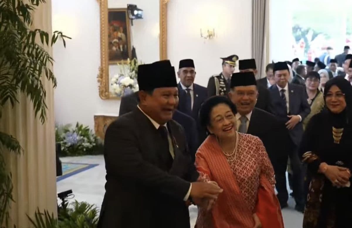 Momen Hangat Prabowo-Megawati, Tertawa hingga Bergandeng Tangan di Hari Lahir Pancasila