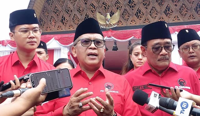 Nyelekit, Sekjen PDIP Hasto Sindir Jokowi yang Ingin Blusukan Keliling Daerah