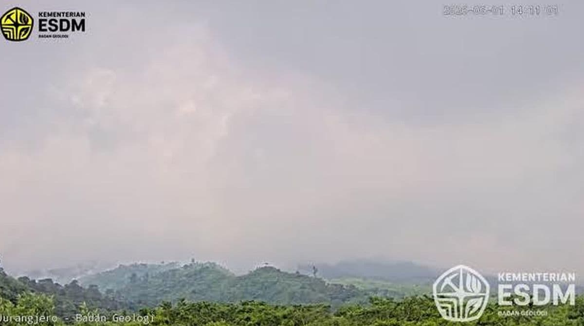 Gunung Merapi Meletus Luncurkan Awan Panas Guguran