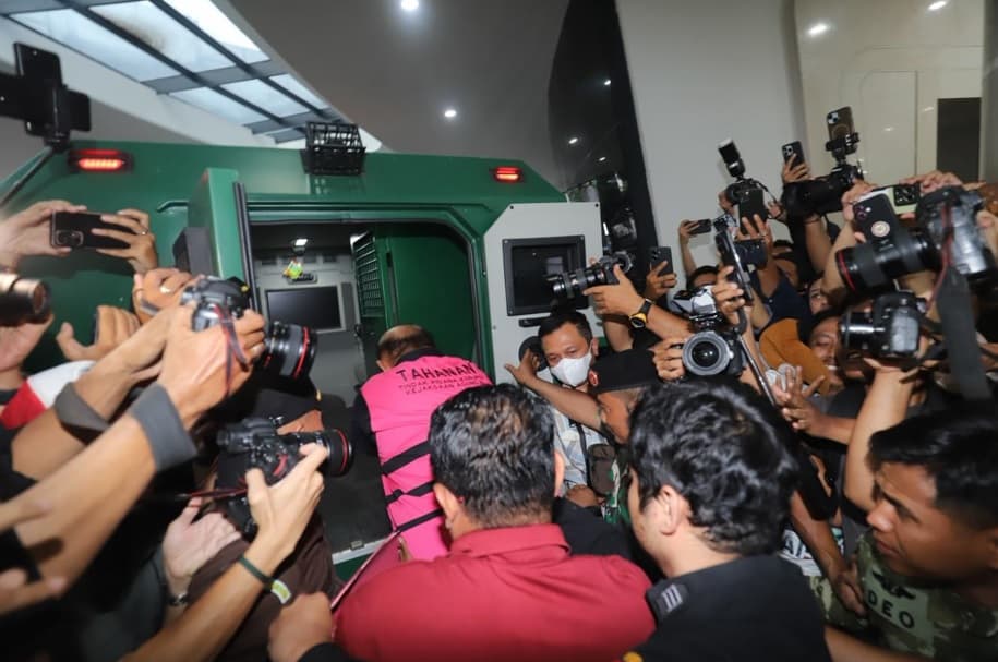 Kasus Korupsi MBG, Kejagung Geledah Rumah Dadan Hindayana dan 2 Tersangka