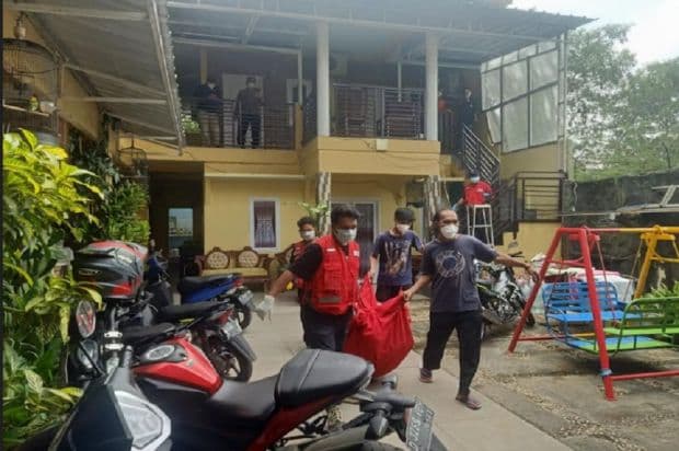 Gempar! Sesosok Mayat Ditemukan Tewas Membusuk di Kamar Kos di Cianjur