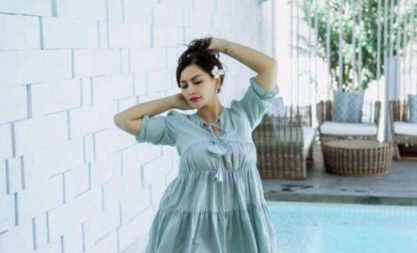 Foto-Foto Seksi Selebgram Cantik Mami Sisca di Media Sosial