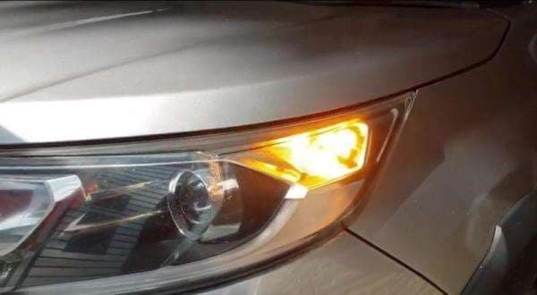 Kenapa Lampu Sein Warna Kuning, Ternyata Ini Alasannya