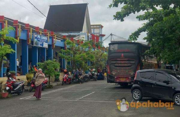 Angkutan “Siluman” Kalsel Buka Loket di Pal 6 Banjarmasin, Mana Petugas?