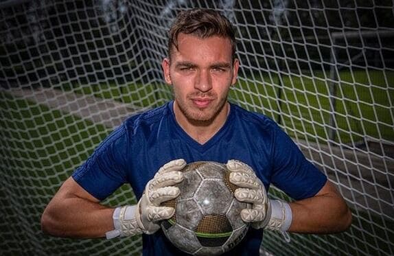 Dayen Gentenaar, Kiper Ajax Amsterdam Berdarah Sunda yang Ingin Bela Timnas Indonesia