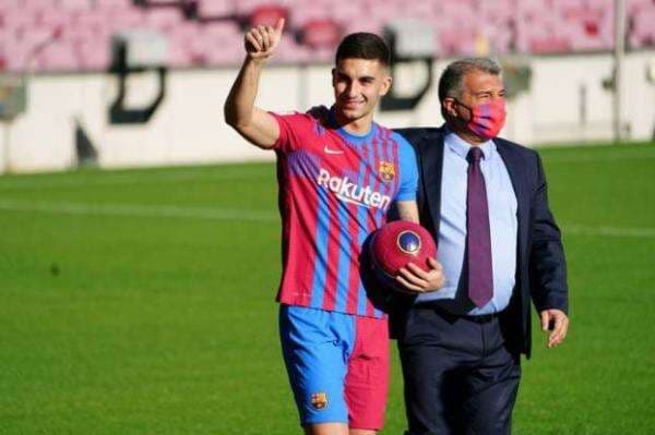 Tidak Sanggup Bayar Gaji, Barcelona Berniat Pulangkan Ferran Torres ke Man City