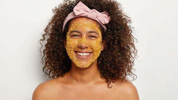 6 Cara Mudah Membuat Masker Kunyit agar Kulit Lebih Sehat dan Bercahaya 6 Cara Mudah Membuat Masker Kunyit agar Kulit Lebih Sehat dan Bercahaya