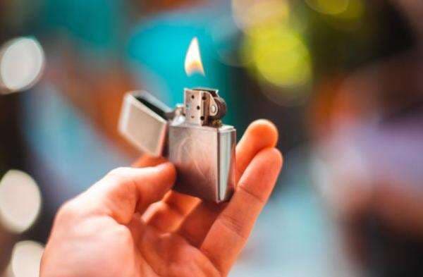 Boleh <i>Gak</i> Ya Bawa Korek Api ke Kabin Pesawat?