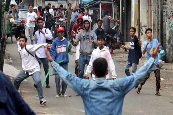 Belasan ‘Gangster’ Nangis Ketakutan Ditangkap Warga Panongan; Ada Bocah di Bawah Umur Juga