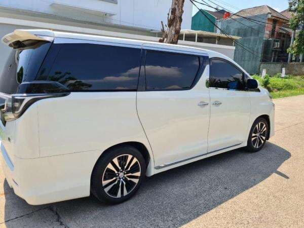 Punya Uang Rp300 Jutaan, Ini 5 Pilihan Mobil MPV Premium yang Bisa Anda Beli