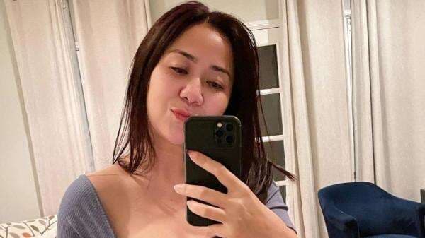 Makin Chubby, Tante Ernie Selfie Pakai Dress Bolong Bikin Kaki Netizen Gemetar!