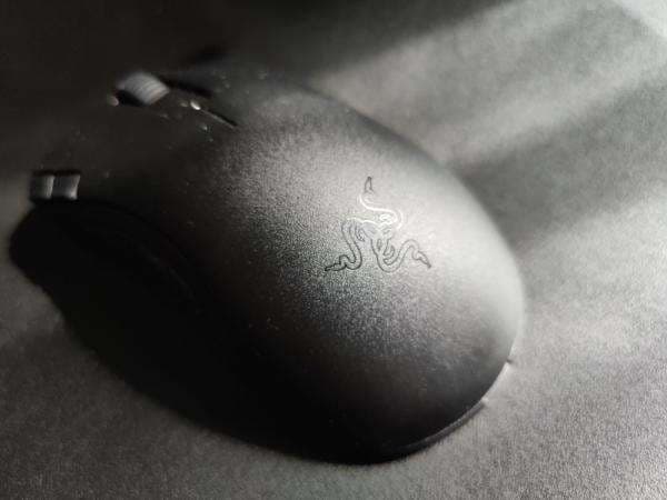 Review mouse Razer Deathadder V2 x Hyperspeed, Nyaman Untuk Main Game dan Kerja