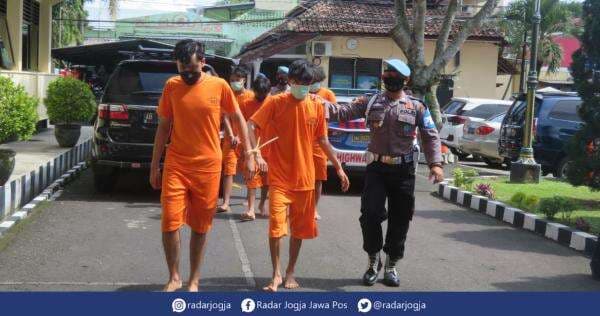 Kesbangpol DIJ Ajak Pemilik Warung Burjo Antisipasi Klitih Kesbangpol DIJ Ajak Pemilik Warung Burjo Antisipasi Klitih