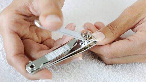 Konon Katanya, Potong Kuku Malam Hari `Haram` Karena Bisa Perpendek Umur! Mitos atau Fakta?