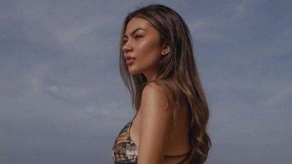 Pose Ariel Tatum Pakai Baju Renang Bikin Gagal Fokus, Netizen: The Real Sexy!