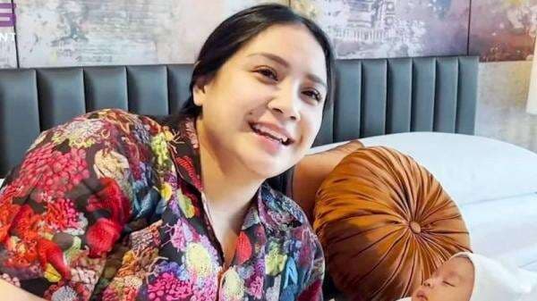 Celana Terbalik Nagita Slavina Jadi Sorotan, Netizen: Kebolak Aja Mehong!