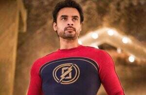 Minnal Murali Review: Superhero dari Desa Kurukkanmoola Minnal Murali Review: Superhero dari Desa Kurukkanmoola