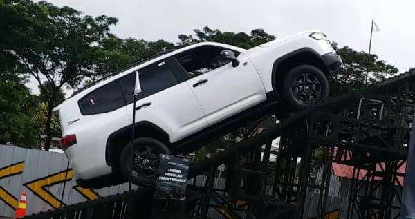 Jajal SUV Mewah Para Sultan Toyota Land Cruiser, Begini Rasanya saat Melintas di Jalur Offroad