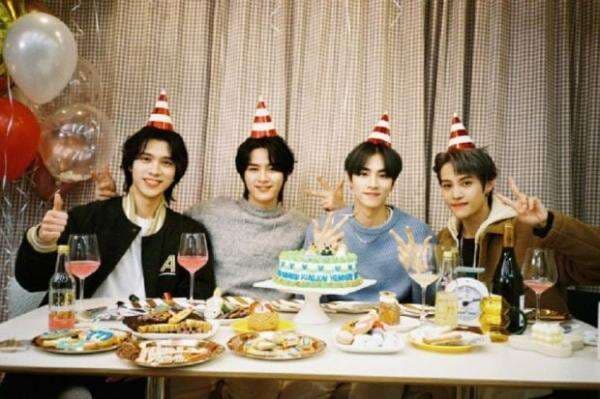 WayV Rayakan 3 Tahun Debut Tanpa Lucas, Intip Potretnya WayV Rayakan 3 Tahun Debut Tanpa Lucas, Intip Potretnya