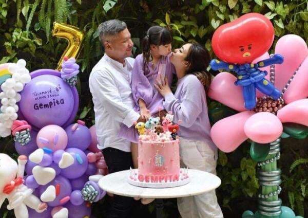 Gading Marten dan Gisella Anastasia Kompak Rayakan Ultah Gempi, Netizen Minta Rujuk