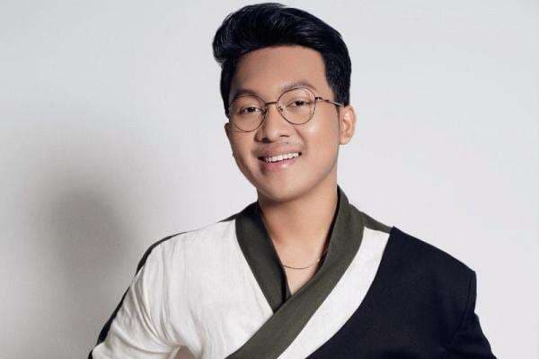 Kelvin Joshua Bikin Penggemar Galau Lewat Cover <i>Melawan Restu</i>