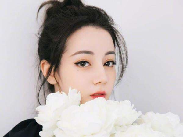 Rahasia Kecantikan Dilraba Dilmurat, Aktris Keturunan Suku Uighur, Tiongkok yang Memesona!
