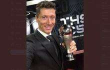 Robert Lewandowski Sabet Gelar Pemain Terbaik FIFA 2021