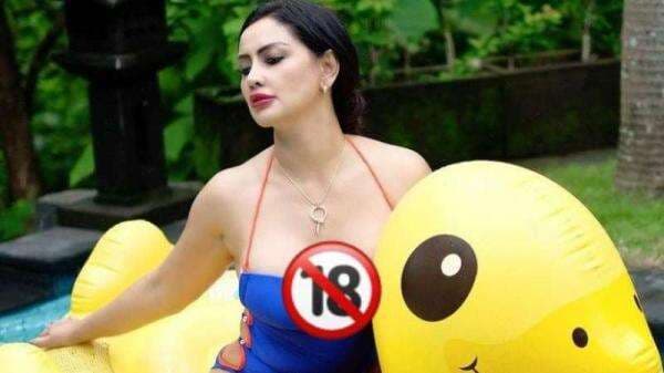 Bikin Panas Dingin Penggemarnya, Mami Sisca Berbikini Biru: Enak Ya Naik...