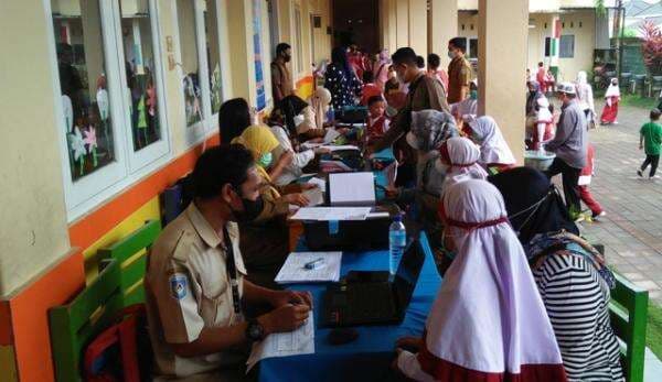Ratusan Murid SD Al Iqra’ Mataram Divaksin Covid-19