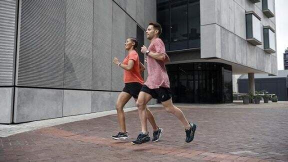 Olahraga Jadi Makin Nyaman! ASICS Luncurkan Sepatu Lari Berteknologi Mutakhir dan Desain Super Kece, Rekomen Banget Nih Beauty