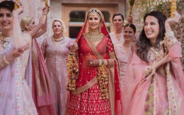 5 Fakta Sari India, Busana Tradisional Tertua yang Punya 100 Cara Pemakaian