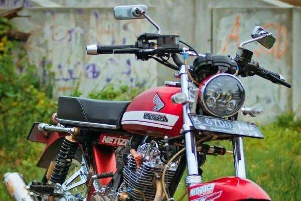 Komunitas CB: Motor Boleh Tua, Tarikannya Tetap Muda