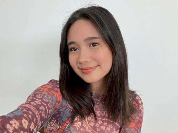 Jelang Ulang Tahun Ke-23, Gaya Busana NIKI dengan Berbagai Ekspresi Bikin Warganet Gemas