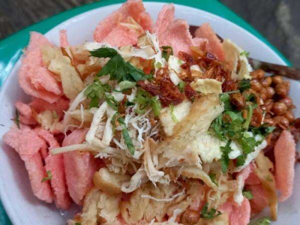 Bubur Ayam Palapa, Diserbu Warga Disukai Komika