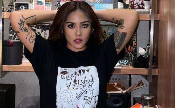 Biodata dan Agama Maura Magnalia, Anak Nurul Arifin yang Meninggal di Usia Muda Karena Serangan Jantung