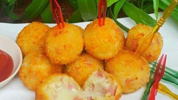 Super Krispi di Luar dan Lembut di Dalam, Yuk Intip Cara Membuat Potato Bomb yang Benar Super Krispi di Luar dan Lembut di Dalam, Yuk Intip Cara Membuat Potato Bomb yang Benar