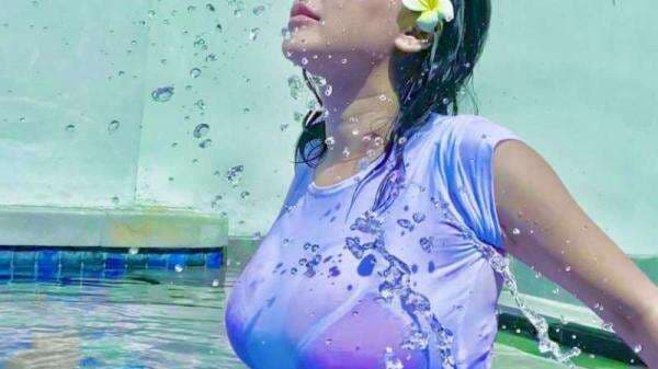 Memiliki Ukuran Payudara Ekstra, Cupi Cupita Kerap Selipkan Uang dan Hape