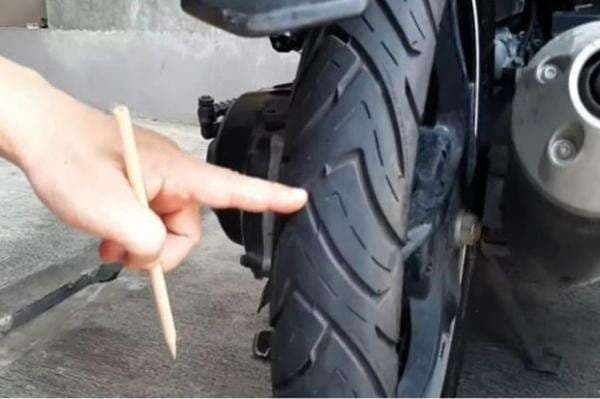 Ban Tubeless Motor Sering Kempes, Kenali Penyebabnya
