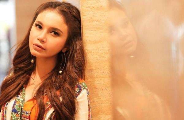 Lirik Lagu Tak Sanggup Lagi dan Chord Gitar oleh Rossa