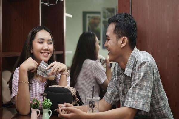 3 Tips Jitu Mengubah Pasangan Cuek Jadi Bucin, No 1 Paling Mudah