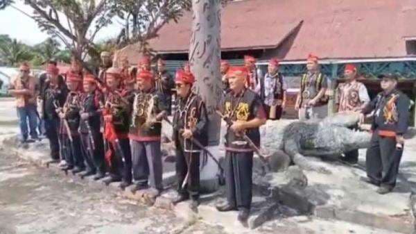 Marah Tapi Salah Sebut Nama Edy Mulyadi, Video Suku Dayak Sebut Jadi Sorotan