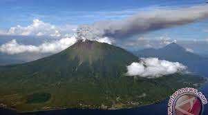 Viral Pendaki Uji Nyali Lewat Jalur Sirotol Mustaqim, Menengangkan Banget!