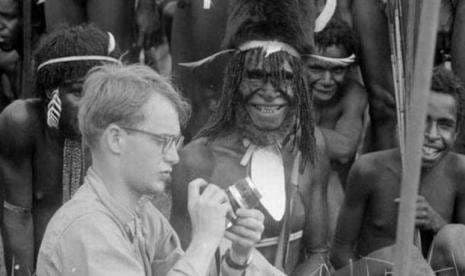 Kisah DR Mulyadi di Merauke Tentang Anak Milyuner Amerika Rockefeller Hilang di Papua pada tahun 196 Kisah DR Mulyadi di Merauke Tentang Anak Milyuner Amerika Rockefeller Hilang di Papua pada tahun 196