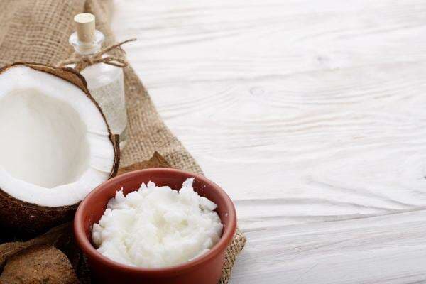 Sering Mengusap Minyak Kelapa ke Pantat, Dijamin Burik Hilang