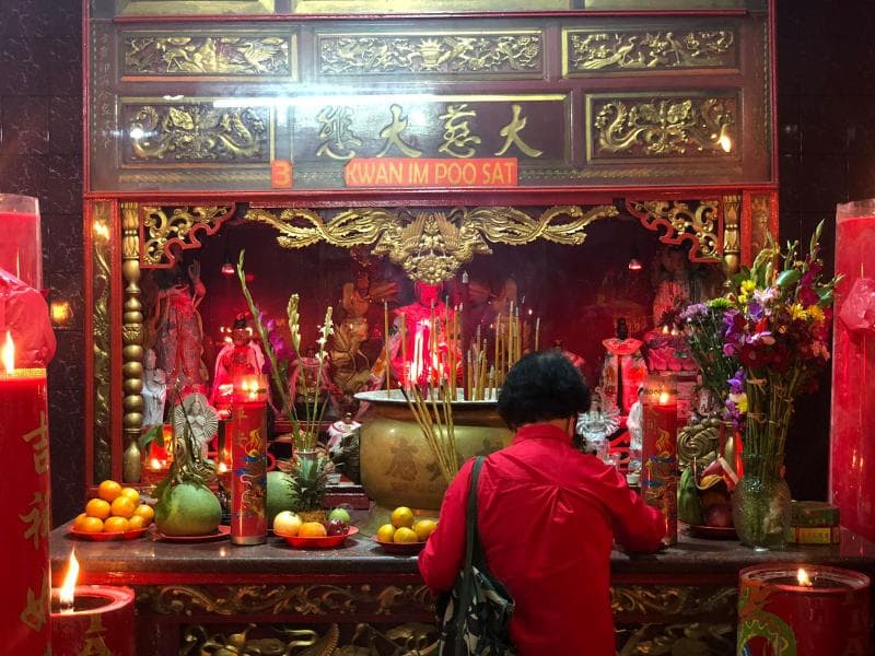 Intip Vihara Dharma Bhakti di Petak Sembilan, Dewa Han Tan Kong Paling Laris Dikunjungi