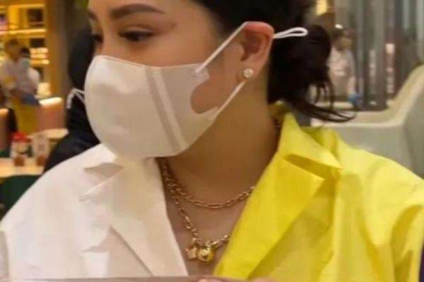 Nagita Slavina Pakai Kalung Buatan Tiffany & Co, Netizen: Berasa Ngalungin Rumah KPR