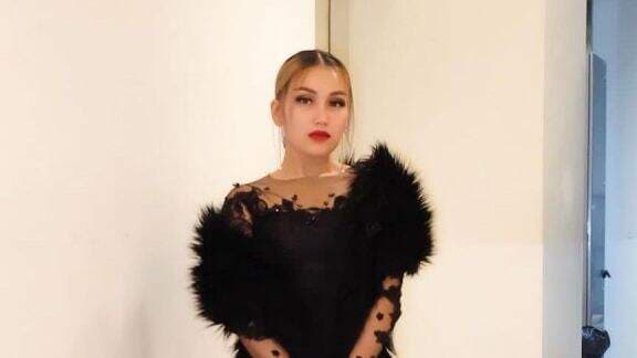 Cuma Lulusan SMA, 8 Artis Ini Bak Buktikan Bisa Kaya Raya Tanpa Harus Jadi Sarjana: Hidup Mapan Bak Sultan!